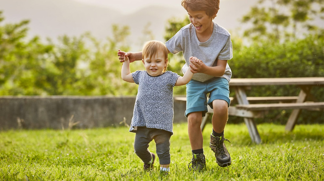 英伟达要求部分零部件供应商暂停生产H20芯片,外交部回应